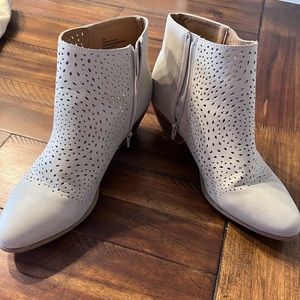 Size 10 cream color booties